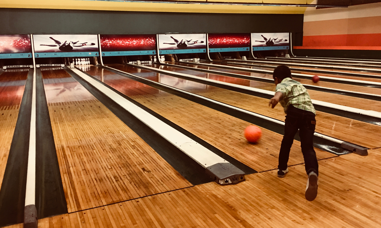 ten pin bowling with jerry