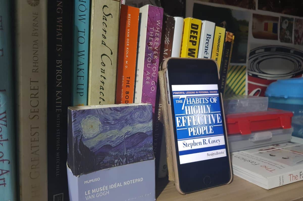 7 habits of highly effective people on kindle in my bookshelf